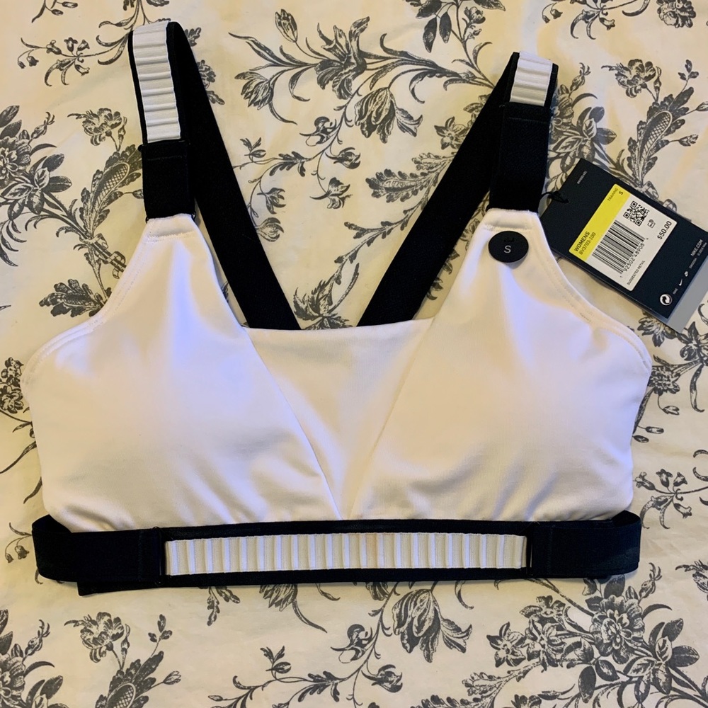 NWT Adjustable Nike Sports Bra